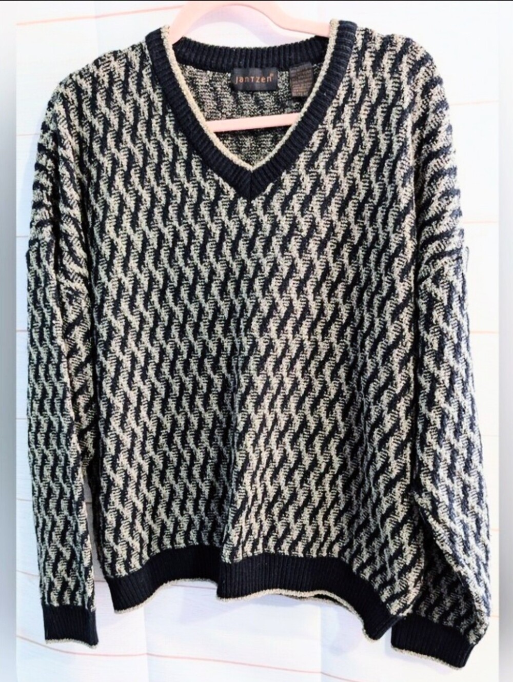 Vintage Jantzen Two-Tone Black and Cream V-Neck Grandpa Dad Sweater Size XL